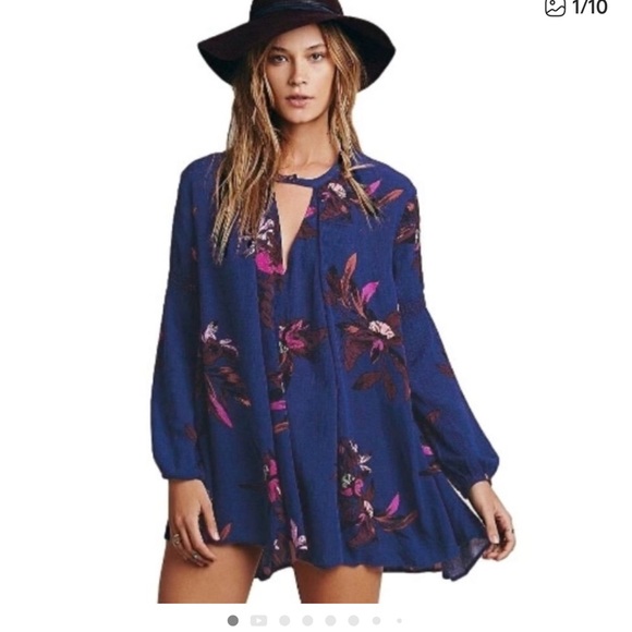 Free People Dresses & Skirts - Free People Navy Floral Long Sleeve Dress